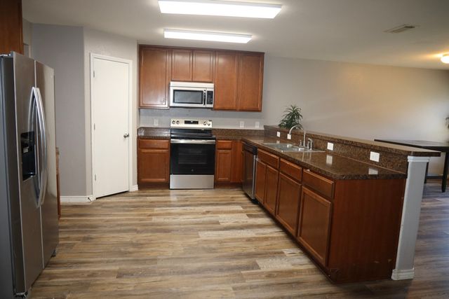 512 Tunnel Street, Cedar Hill, TX 75104