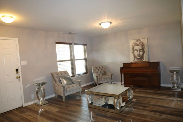 512 Tunnel Street, Cedar Hill, TX 75104
