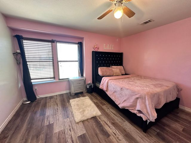 512 Tunnel Street, Cedar Hill, TX 75104