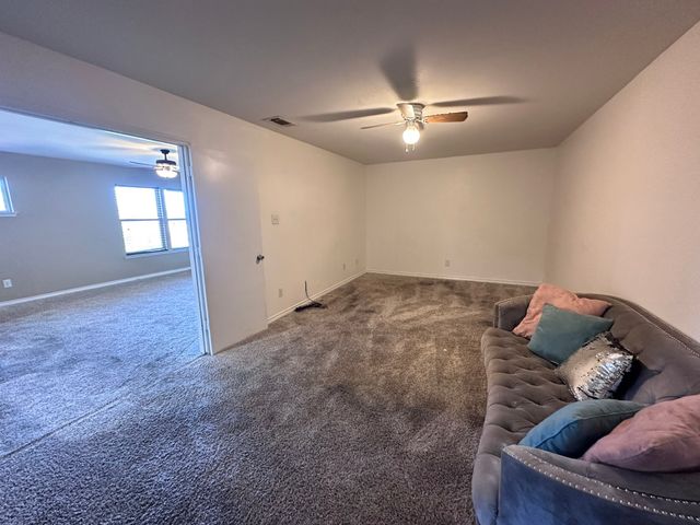 512 Tunnel Street, Cedar Hill, TX 75104