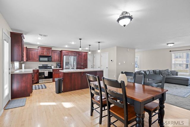 1580 Summer Way, Idaho Falls, ID 83404