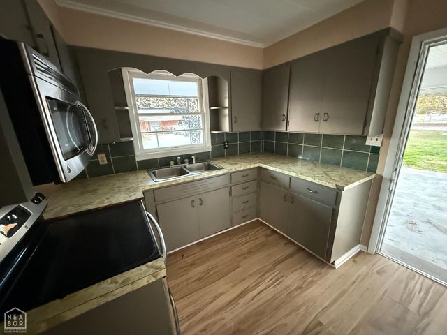 100 S 13th Avenue, Paragould, AR 72450