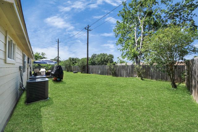 8442 Blue Quail Drive, Houston, TX 77489