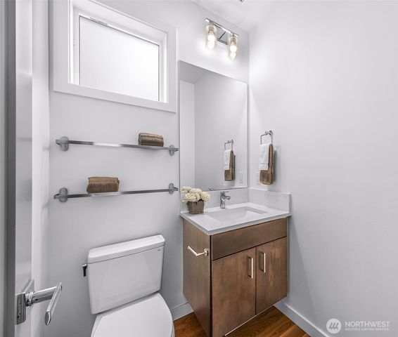 4218 Linden Avenue N, Seattle, WA 98103