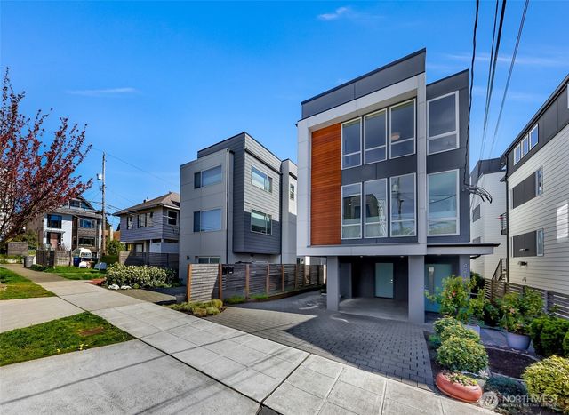 4218 Linden Avenue N, Seattle, WA 98103