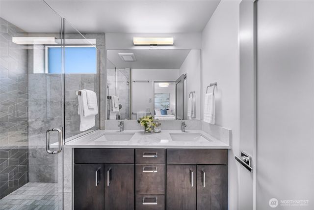 4218 Linden Avenue N, Seattle, WA 98103