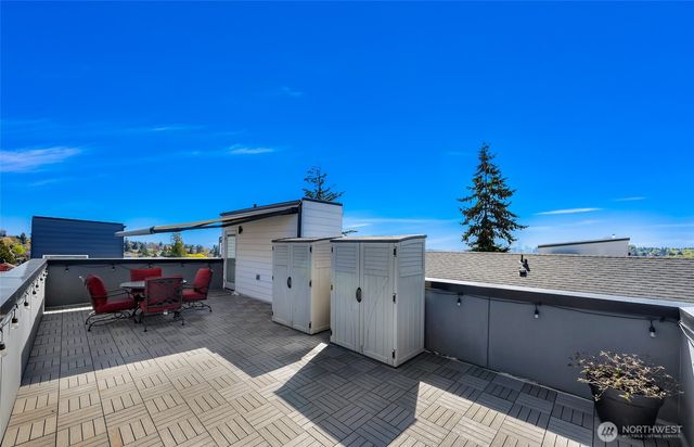 4218 Linden Avenue N, Seattle, WA 98103