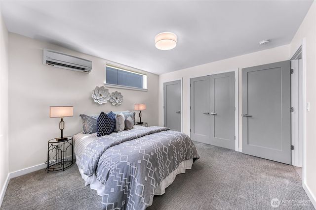 4218 Linden Avenue N, Seattle, WA 98103