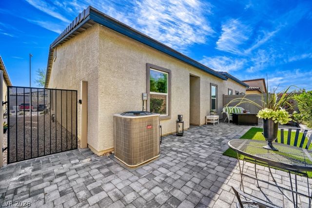 4352 Meadow Glade Avenue, North Las Vegas, NV 89084