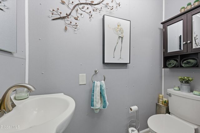 4184 Silver Beach Road, Malta, NY 12020