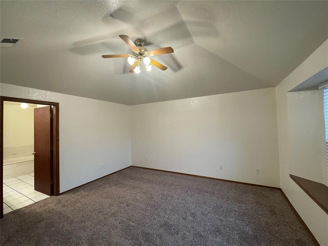 621 Gyrfalcon Drive, Norman, OK 73072