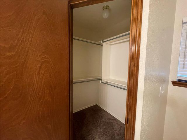 621 Gyrfalcon Drive, Norman, OK 73072