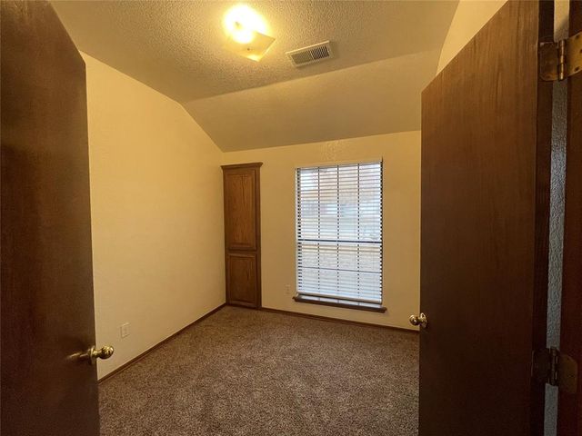 621 Gyrfalcon Drive, Norman, OK 73072