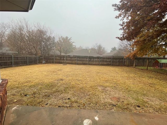 621 Gyrfalcon Drive, Norman, OK 73072