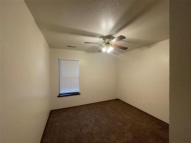 621 Gyrfalcon Drive, Norman, OK 73072