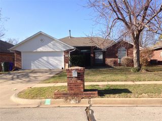 621 Gyrfalcon Drive, Norman, OK 73072