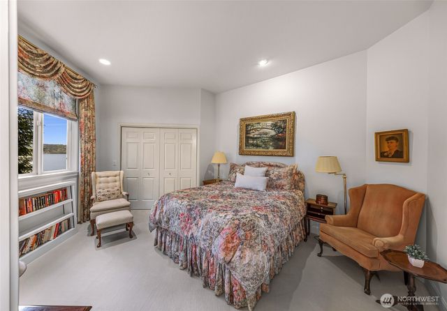 1120 W Lake Sammamish Parkway SE, Bellevue, WA 98008