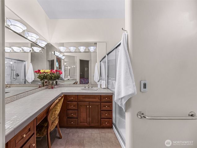1120 W Lake Sammamish Parkway SE, Bellevue, WA 98008