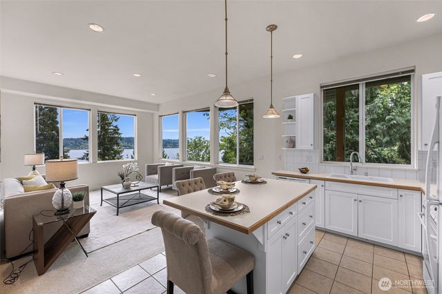 1120 W Lake Sammamish Parkway SE, Bellevue, WA 98008