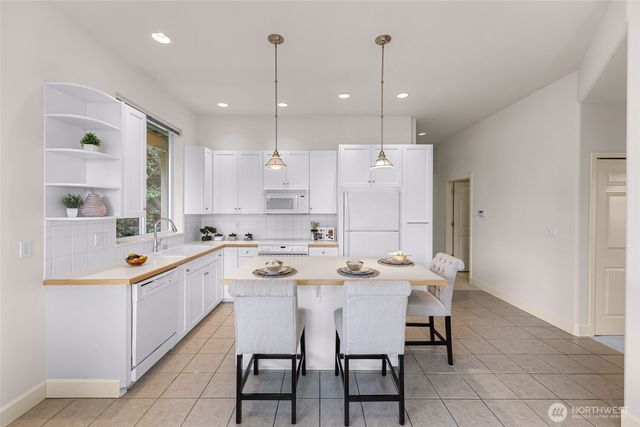 1120 W Lake Sammamish Parkway SE, Bellevue, WA 98008