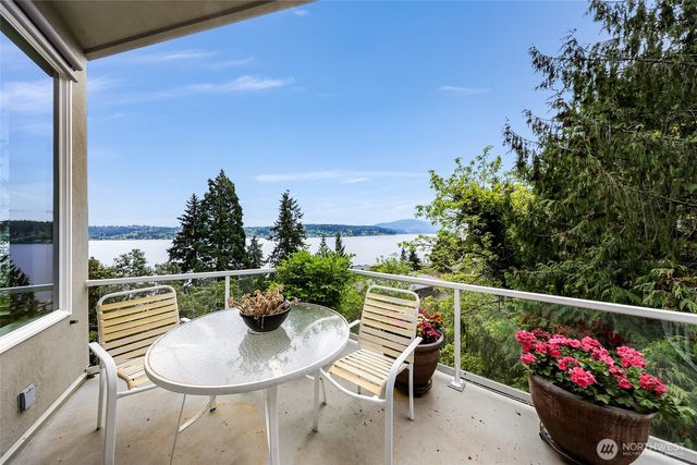 1120 W Lake Sammamish Parkway SE, Bellevue, WA 98008