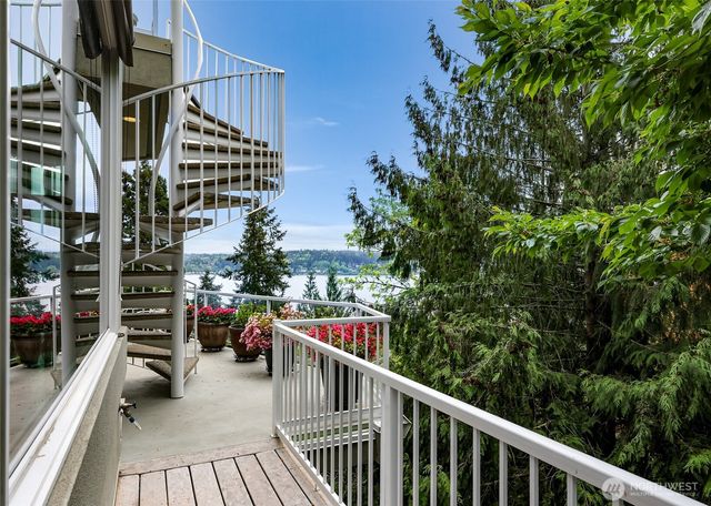 1120 W Lake Sammamish Parkway SE, Bellevue, WA 98008