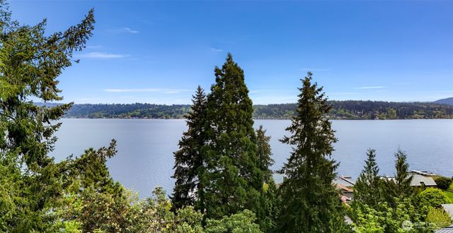 1120 W Lake Sammamish Parkway SE, Bellevue, WA 98008