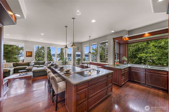 1120 W Lake Sammamish Parkway SE, Bellevue, WA 98008