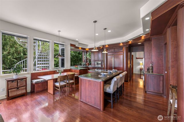 1120 W Lake Sammamish Parkway SE, Bellevue, WA 98008