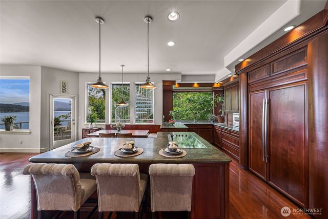 1120 W Lake Sammamish Parkway SE, Bellevue, WA 98008
