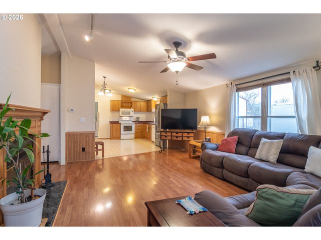 189 RAINTREE Ave, Sutherlin, OR 97479