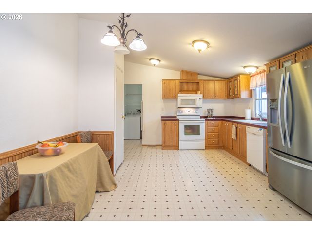 189 RAINTREE Ave, Sutherlin, OR 97479