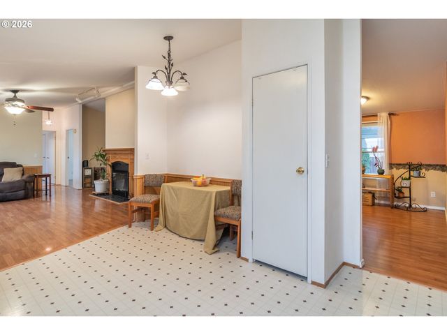 189 RAINTREE Ave, Sutherlin, OR 97479