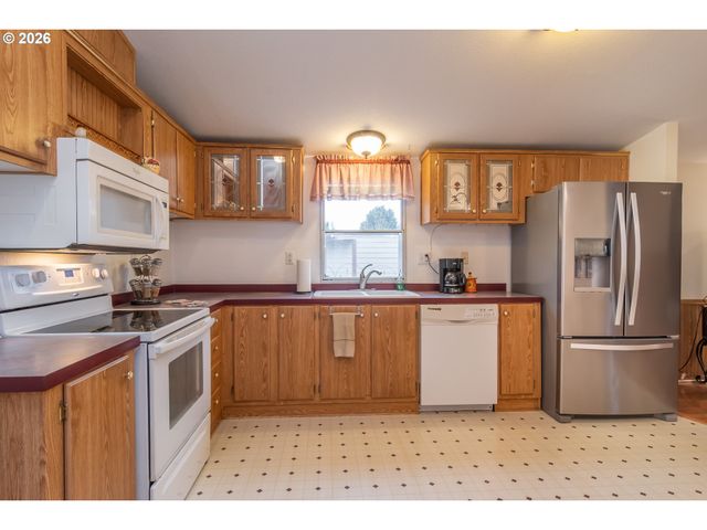 189 RAINTREE Ave, Sutherlin, OR 97479