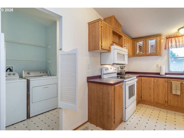 189 RAINTREE Ave, Sutherlin, OR 97479