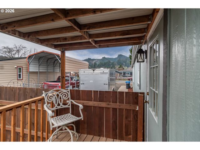 189 RAINTREE Ave, Sutherlin, OR 97479