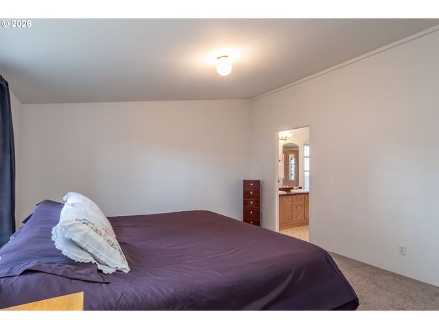 189 RAINTREE Ave, Sutherlin, OR 97479