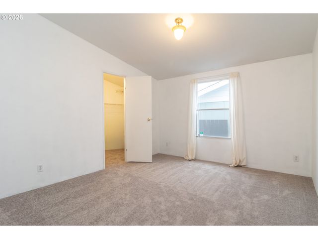 189 RAINTREE Ave, Sutherlin, OR 97479