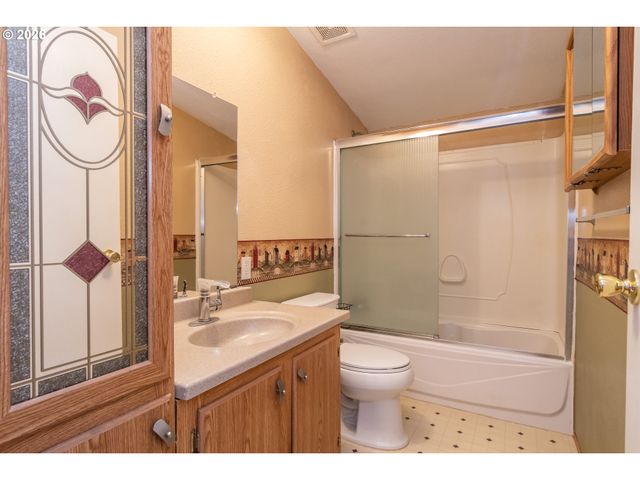 189 RAINTREE Ave, Sutherlin, OR 97479