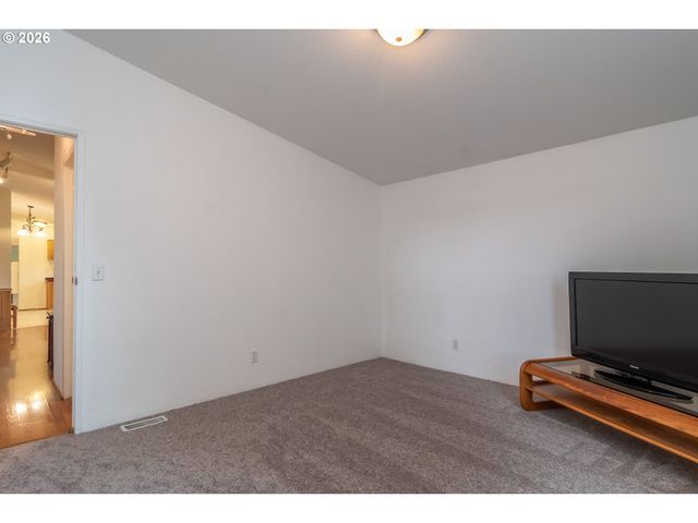 189 RAINTREE Ave, Sutherlin, OR 97479