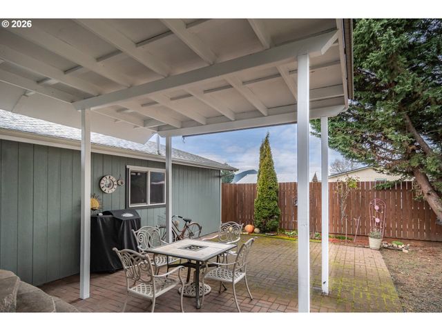 189 RAINTREE Ave, Sutherlin, OR 97479