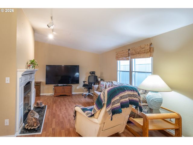 189 RAINTREE Ave, Sutherlin, OR 97479