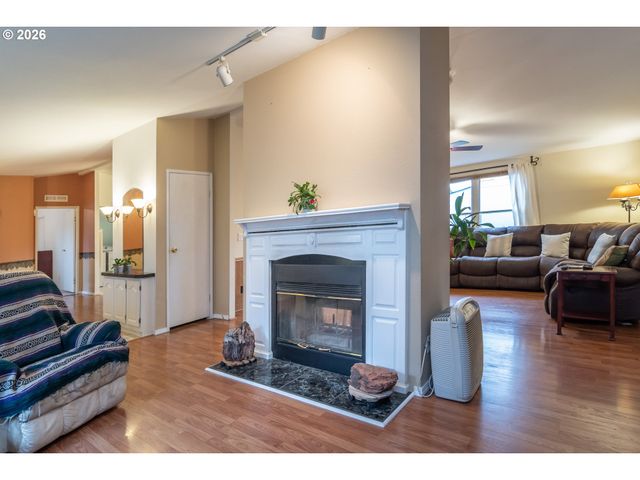 189 RAINTREE Ave, Sutherlin, OR 97479