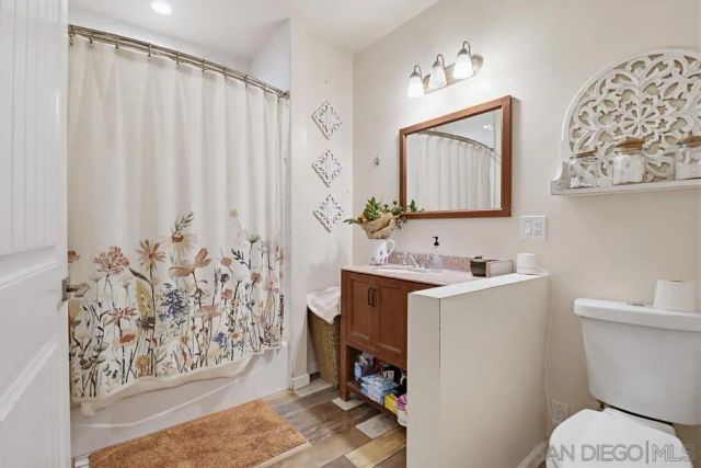 121 S Stephanie Lane, El Cajon, CA 92019