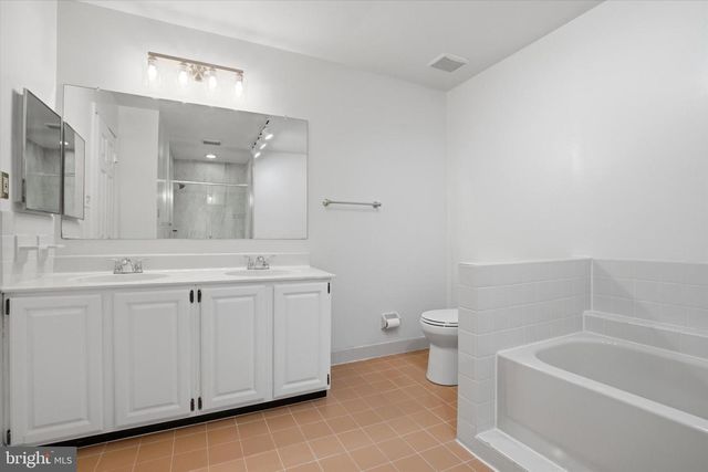 61 HARLOW CIR, Lower Gwynedd, PA 19002