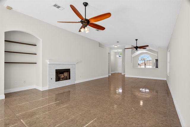 4817 Barnhill Lane, Fort Worth, TX 76135