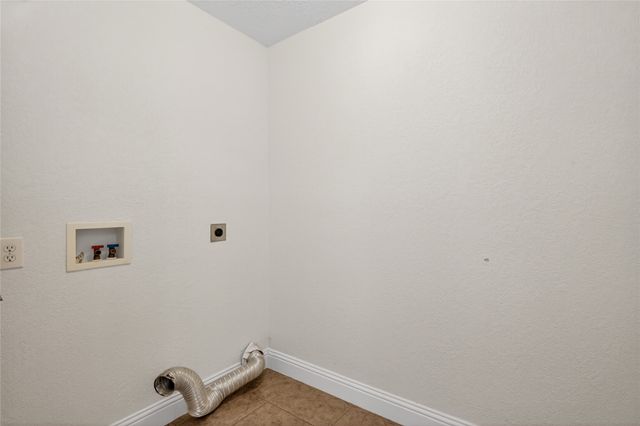 4817 Barnhill Lane, Fort Worth, TX 76135