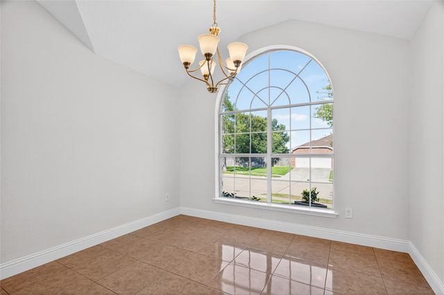 4817 Barnhill Lane, Fort Worth, TX 76135