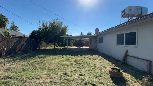 2646 S Fairway Court, Visalia, CA 93277