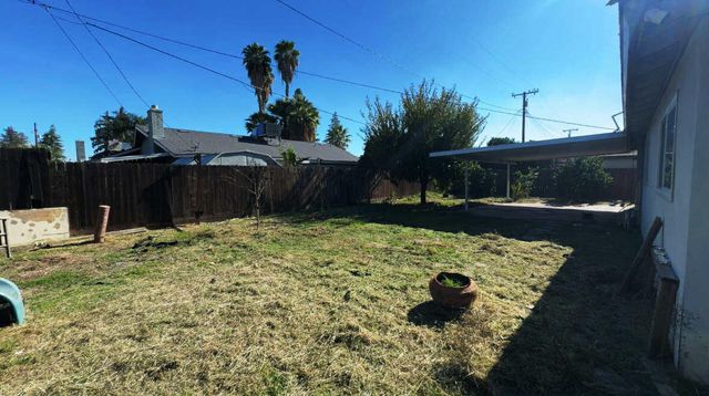 2646 S Fairway Court, Visalia, CA 93277